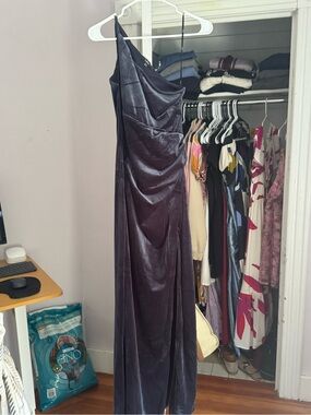 Lulus Elegant One-Shoulder Velvet Evening Dress in Navy
